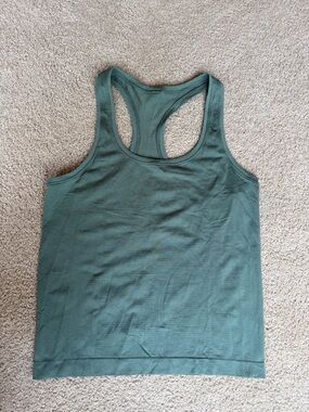 Lululemon Women’s Swiftly Tech Racerback Tank Top. Size 6. Green